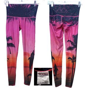 Teeki Love the Adventure Hot Yoga Sunset Pink Palm Print Leggings, size X-Small